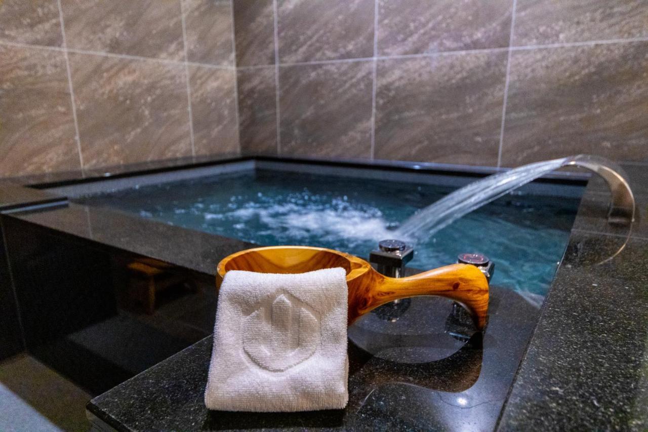 Yamagata Kaku Hotel & Spa Jiaoxi Exteriör bild